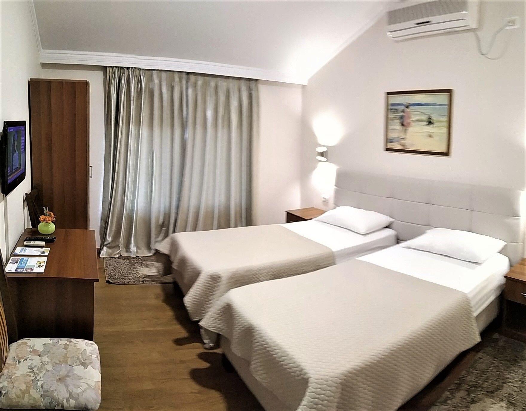 Hotel Viktoria Tirana Mjull-Bathore Exterior photo